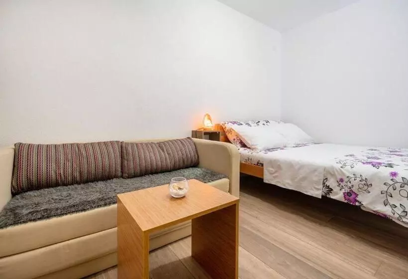 پانسیون Guest House Ardiana