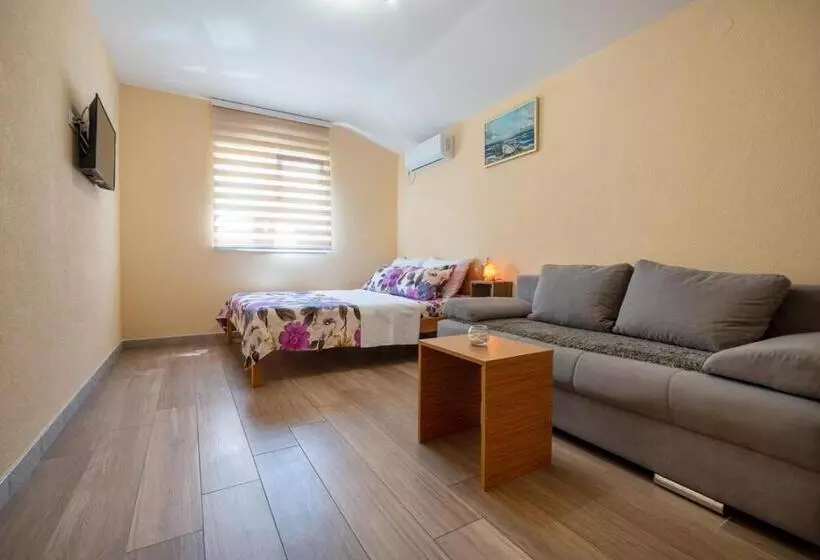 پانسیون Guest House Ardiana