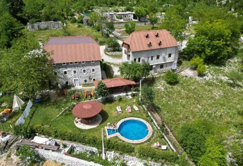 Majatalo Guesthouse Prek Bjeshka