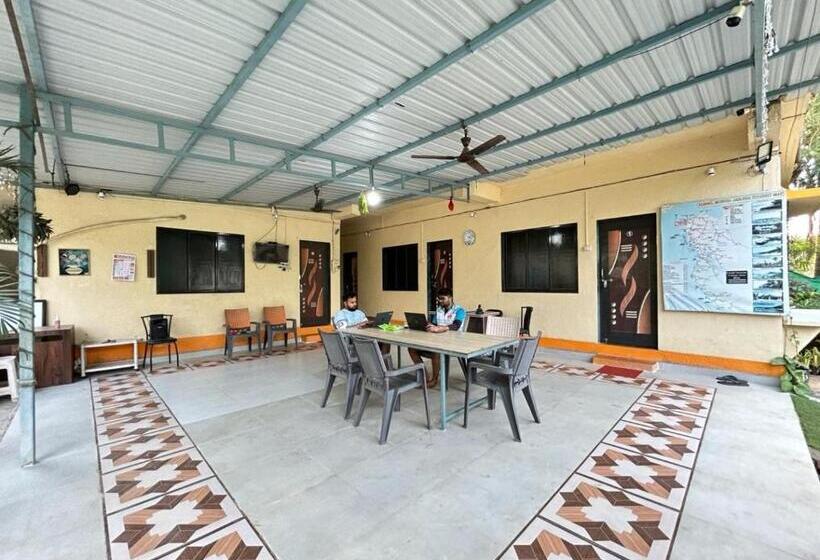 Pensione Lakshmi Narayan Farmhouse