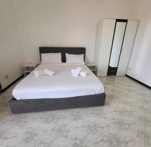 پانسیون Leonardo Da Vinci Guest House