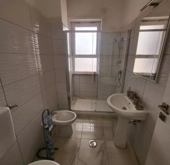 پانسیون Leonardo Da Vinci Guest House