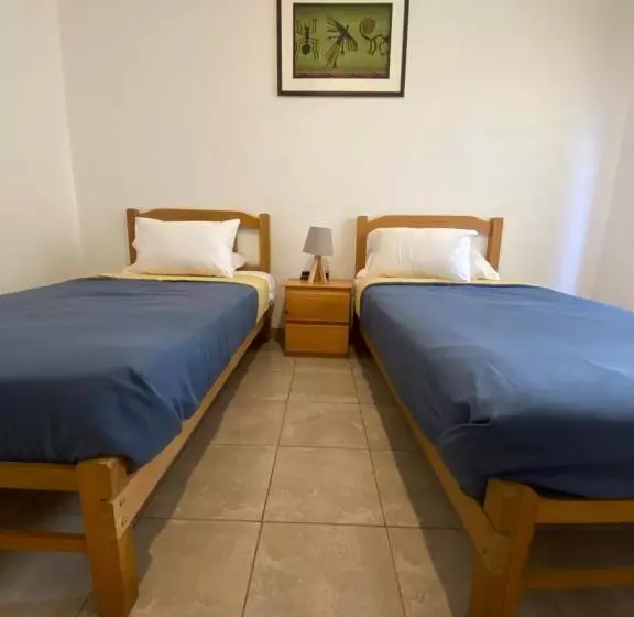 Ravenala Paracas Hostel