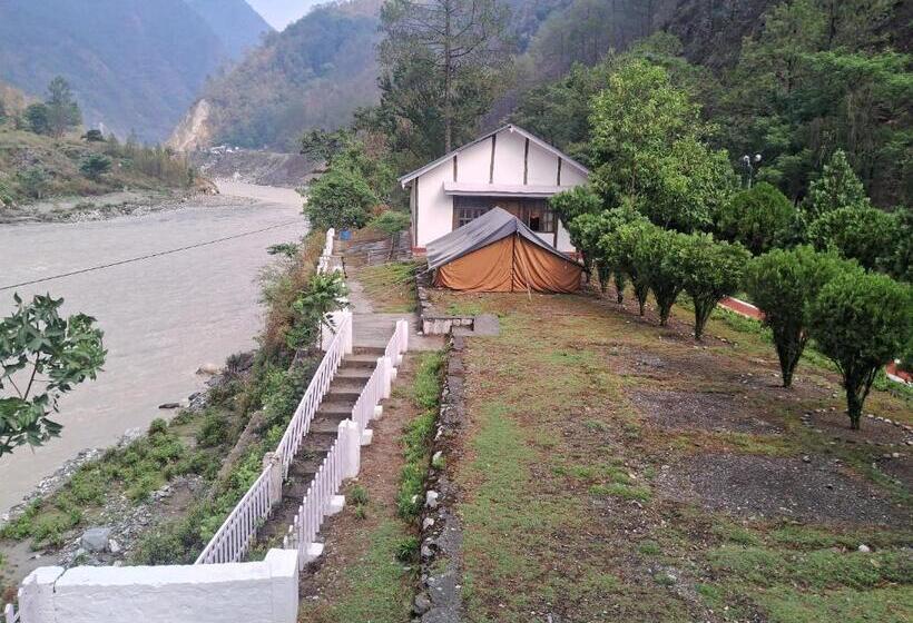 Resort अरण्यम बैम्बो रिसॉर्ट