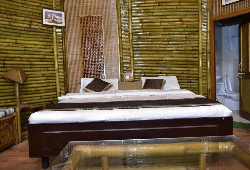 Resort अरण्यम बैम्बो रिसॉर्ट