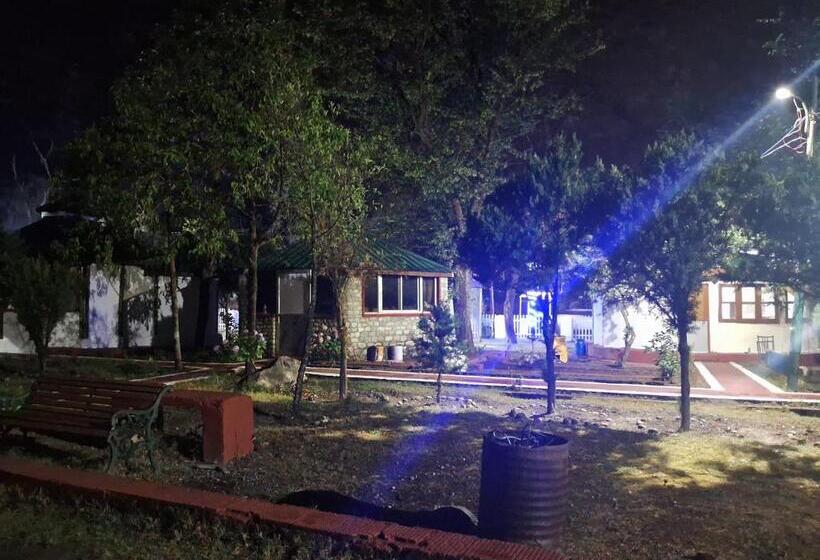 Resort अरण्यम बैम्बो रिसॉर्ट