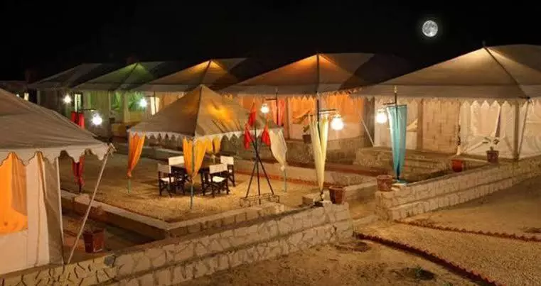 Lomakeskus Lafing Camel Safari Staying Under The Star