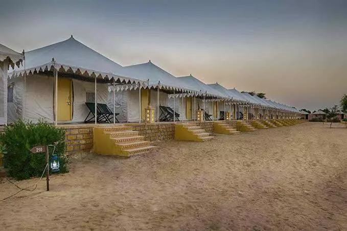 Lomakeskus Lafing Camel Safari Staying Under The Star