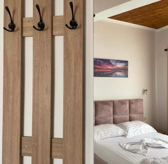 هتل Enma Rooms