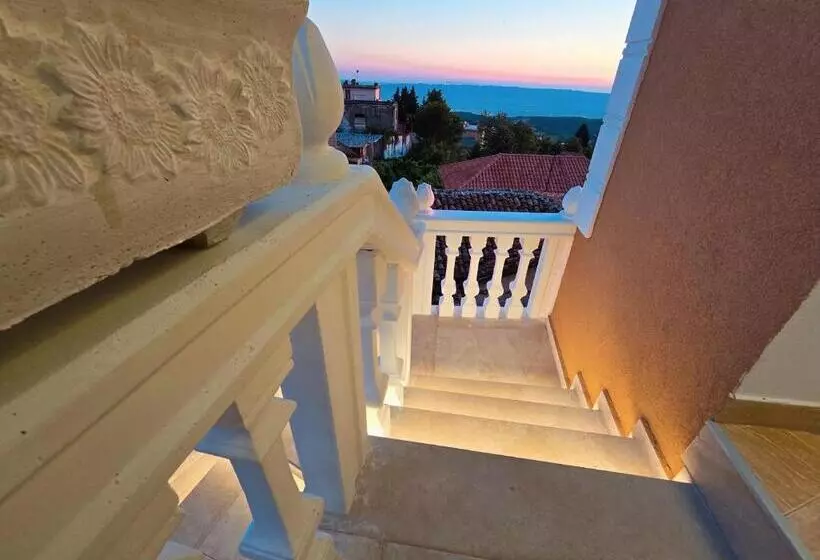 هتل Enma Rooms