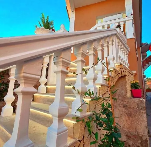 هتل Enma Rooms