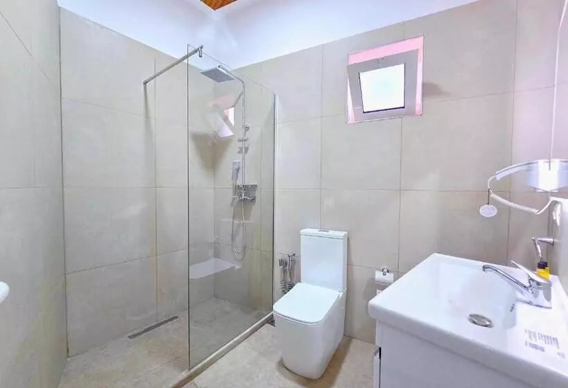 هتل Enma Rooms