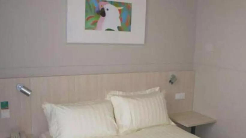 Hotelli Jinjiang Inn Yangling High Speed Railway Station