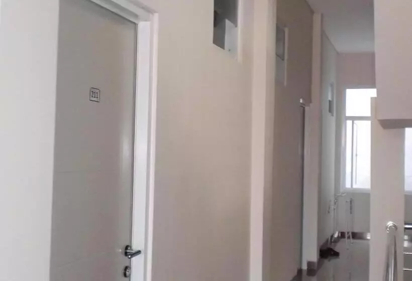 Hotelli Kost Pondok Mas Cirebon