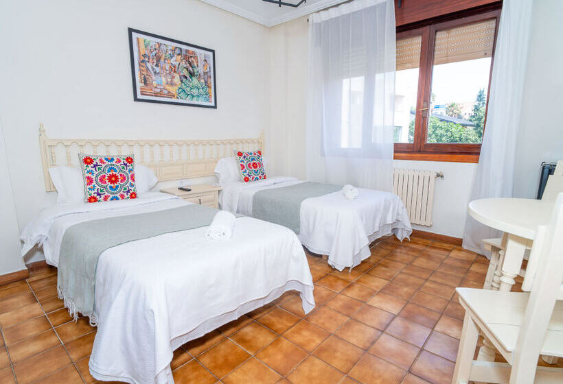 هتل Oliva Alojamientos 3000