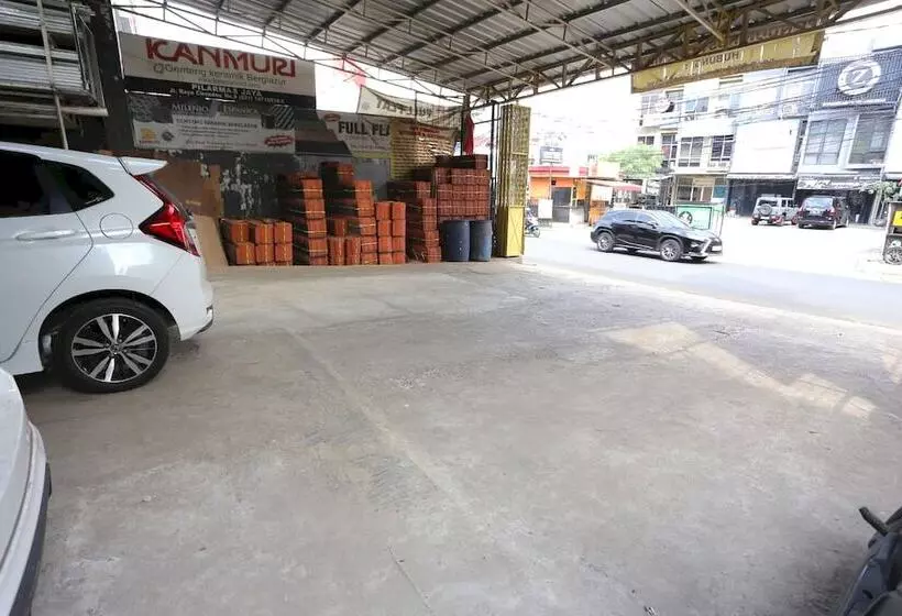 ホテル Oyo 93356 Pondok Cirendeu