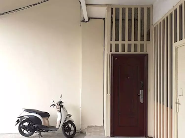 ホテル Oyo 93356 Pondok Cirendeu