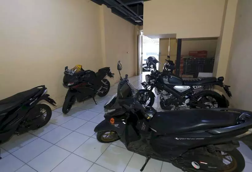 ホテル Oyo 93356 Pondok Cirendeu