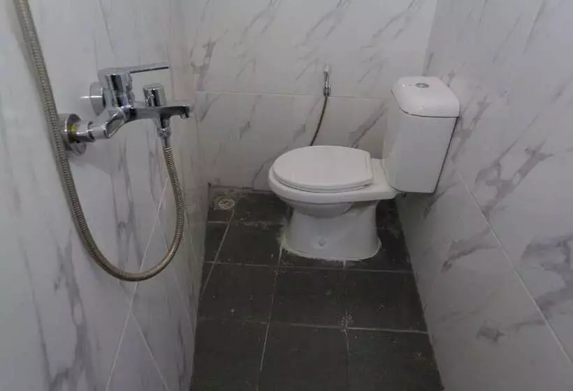 ホテル Oyo 93356 Pondok Cirendeu