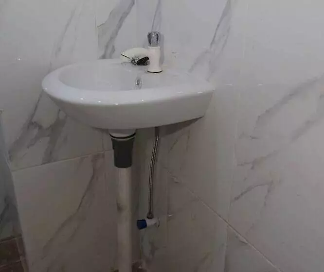 ホテル Oyo 93356 Pondok Cirendeu