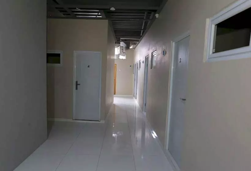 ホテル Oyo 93356 Pondok Cirendeu