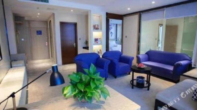 Kyriad Marvelous Hotel Xiangyin Bus Station