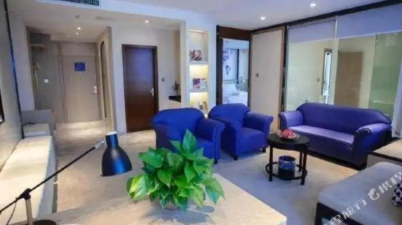 Kyriad Marvelous Hotel Xiangyin Bus Station