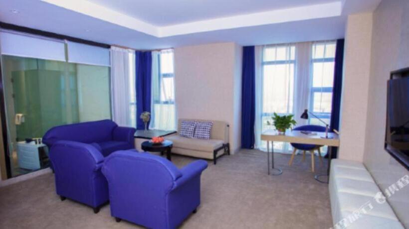 Kyriad Marvelous Hotel Xiangyin Bus Station