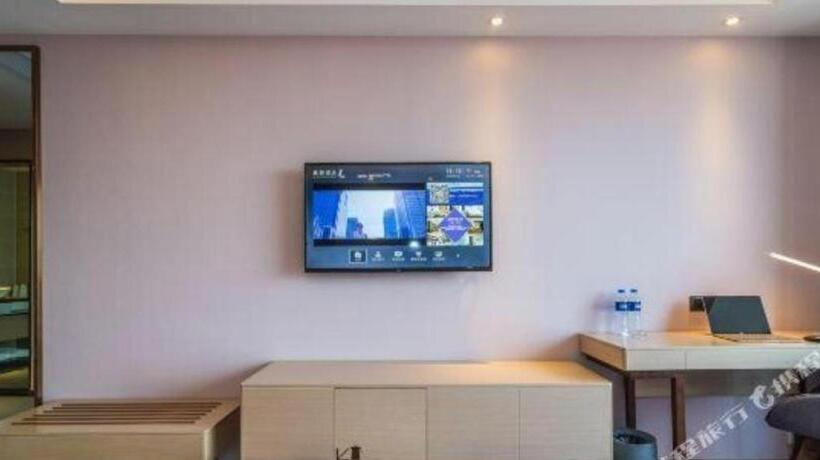 Lavande Hotels· Guiyang Huaxi Tongshijie