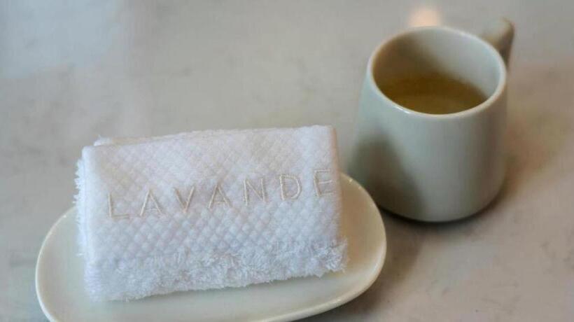 Lavande Hotels· Guiyang Huaxi Tongshijie