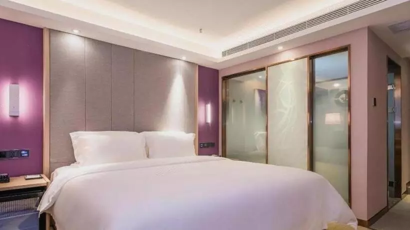 Lavande Hotels· Guiyang Huaxi Tongshijie