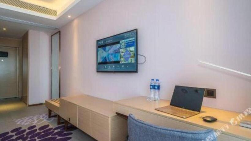 Lavande Hotels· Guiyang Huaxi Tongshijie