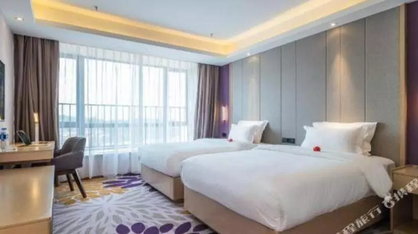 Lavande Hotels· Guiyang Huaxi Tongshijie