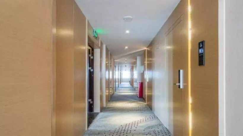 Lavande Hotels· Guiyang Huaxi Tongshijie