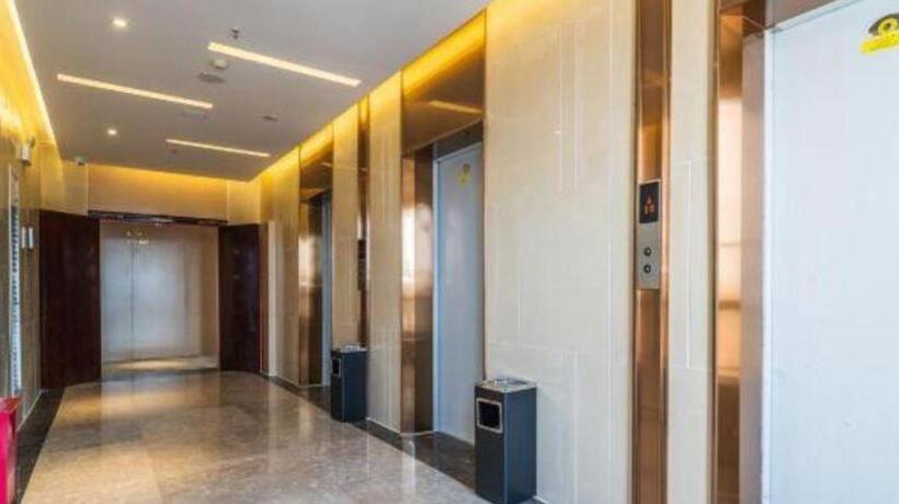 Lavande Hotels· Guiyang Huaxi Tongshijie