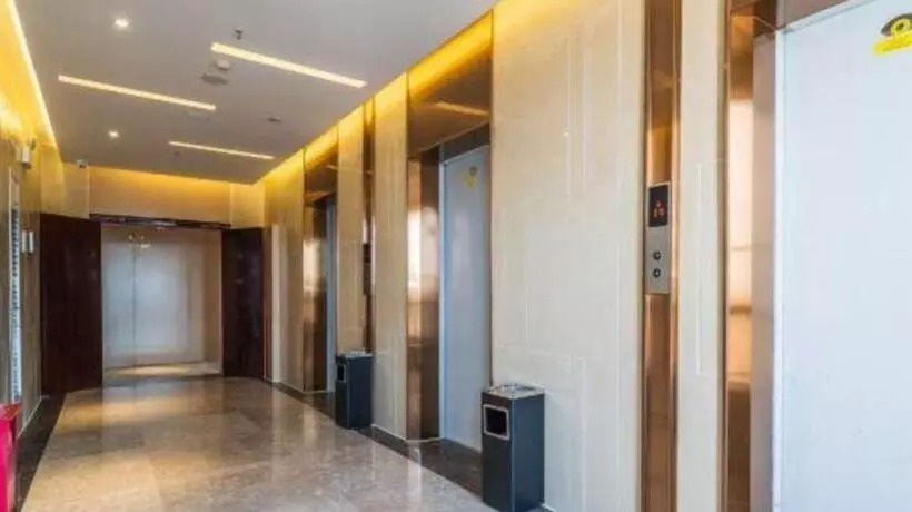 Lavande Hotels· Guiyang Huaxi Tongshijie