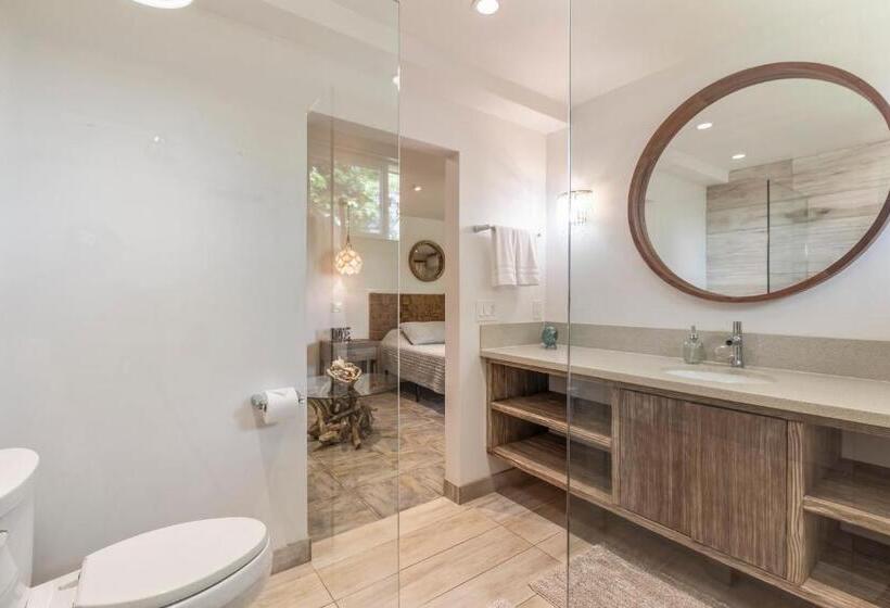 پانسیون King Room Mangolani Inn