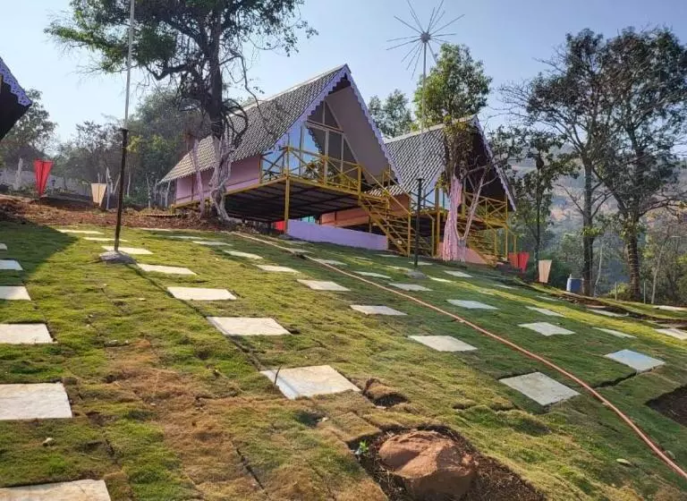 Lomakeskus Pawna Blue Water Camping Thakursai