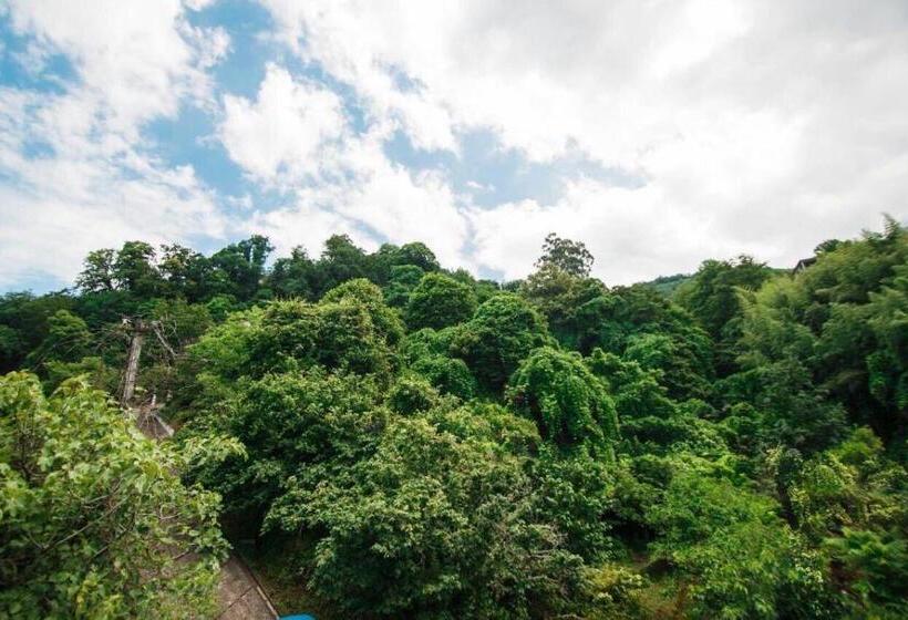 تختخواب و صبحانه Ararat