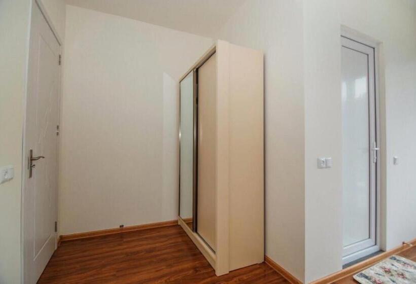 تختخواب و صبحانه Ararat