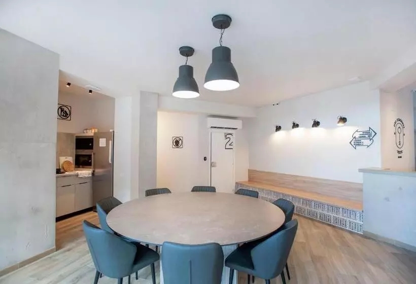 Hostel Dos Estaciones   Free Towels, Coffee & Tea, Remote Check In