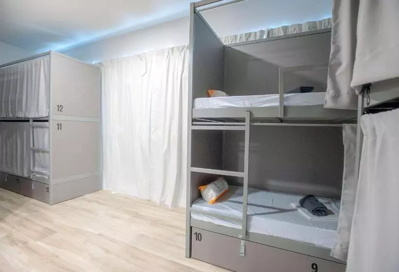 Hostel Dos Estaciones   Free Towels, Coffee & Tea, Remote Check In