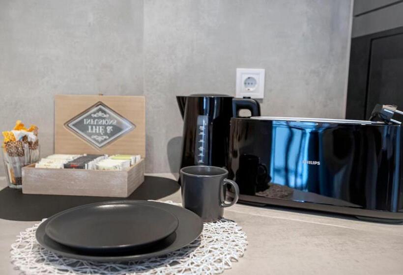 Hostel Dos Estaciones   Free Towels, Coffee & Tea, Remote Check In