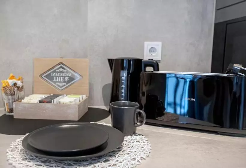 Hostel Dos Estaciones   Free Towels, Coffee & Tea, Remote Check In