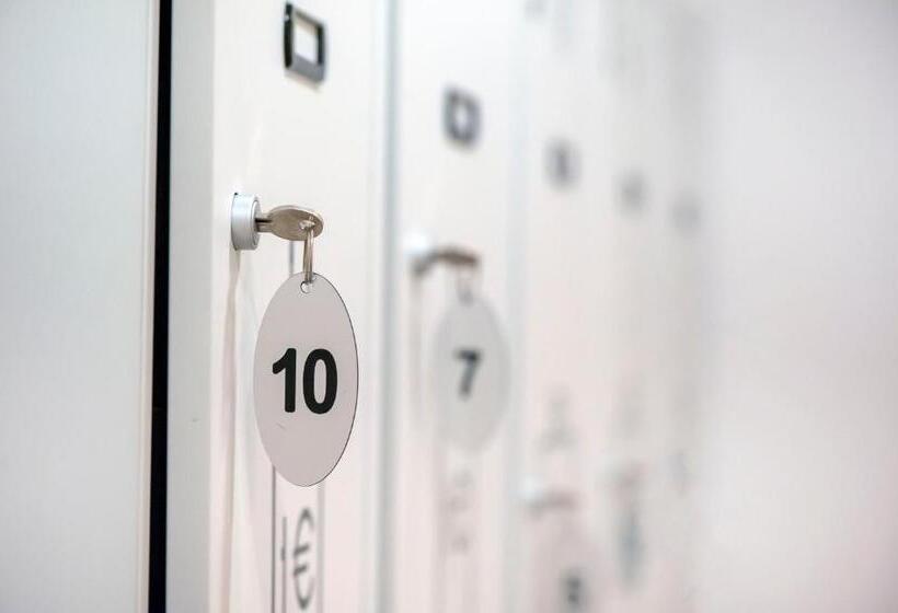 Hostel Dos Estaciones   Free Towels, Coffee & Tea, Remote Check In