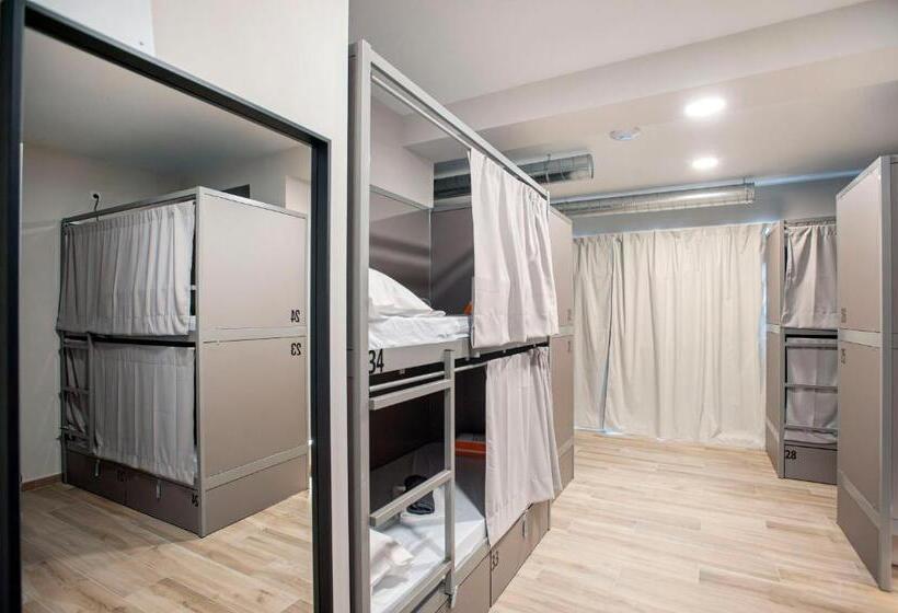 Hostel Dos Estaciones   Free Towels, Coffee & Tea, Remote Check In