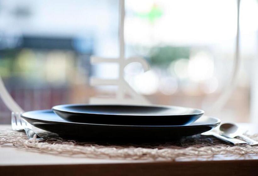 Hostel Dos Estaciones   Free Towels, Coffee & Tea, Remote Check In