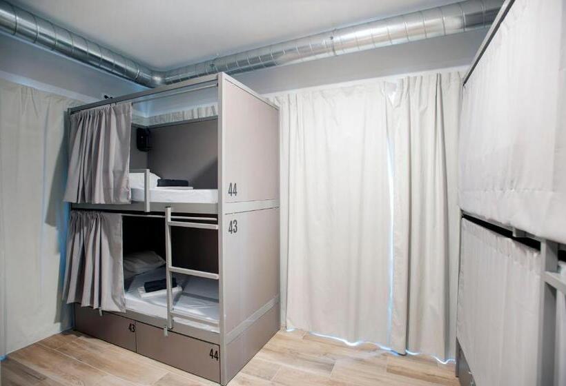 Hostel Dos Estaciones   Free Towels, Coffee & Tea, Remote Check In