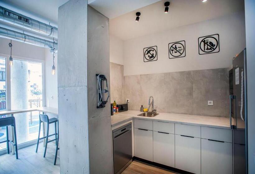 Hostel Dos Estaciones   Free Towels, Coffee & Tea, Remote Check In