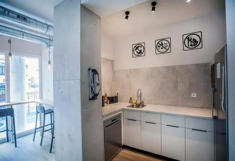 Hostel Dos Estaciones   Free Towels, Coffee & Tea, Remote Check In